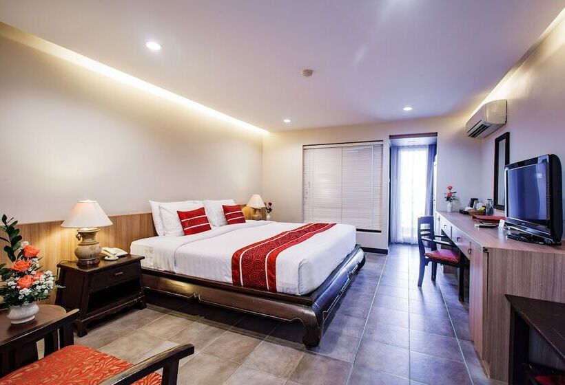 اتاق لوکس, Raming Lodge
