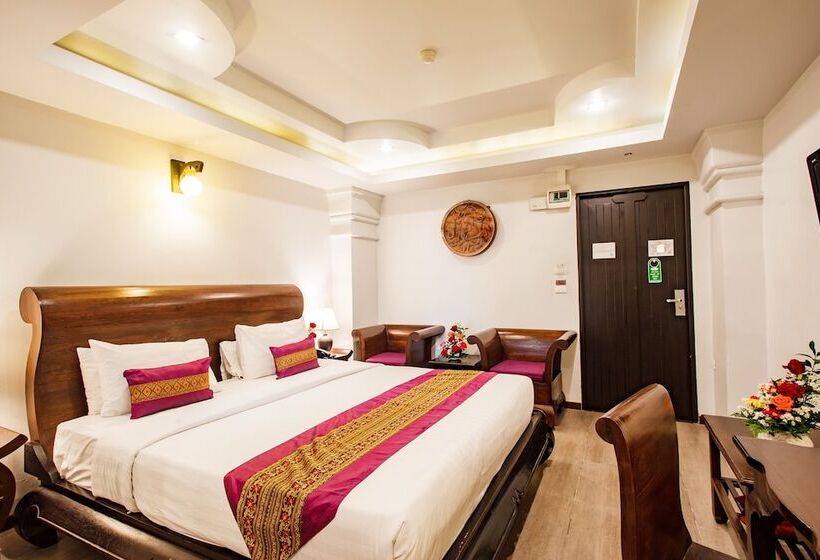 اتاق لوکس, Raming Lodge