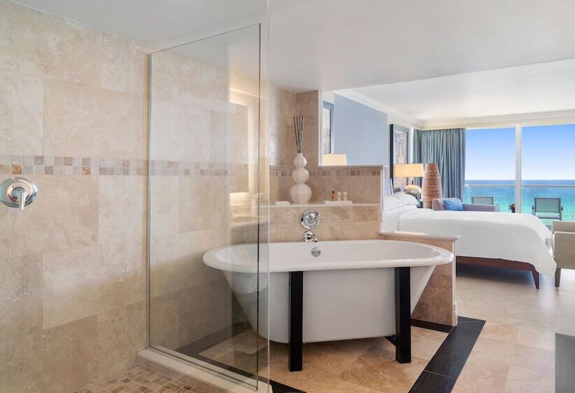 سوییت با چشم‌انداز دریا, Hilton Rose Hall An All Inclusive Resort