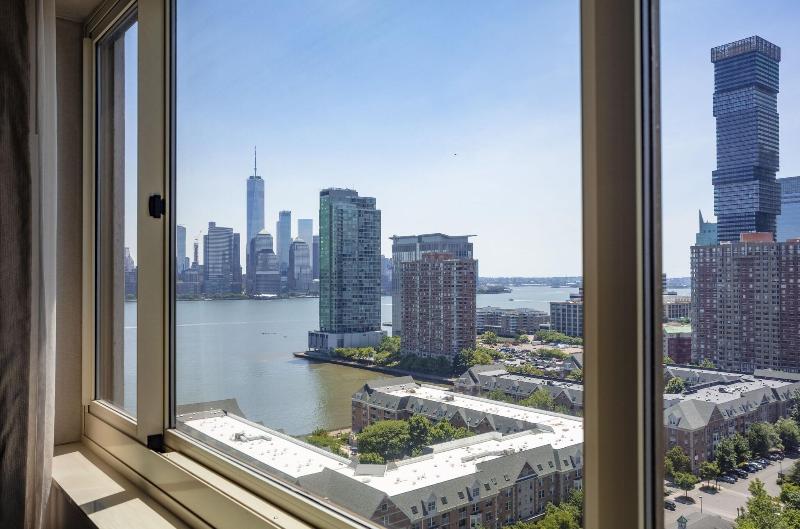 اتاق استاندارد با تخت بزرگ, The Westin Jersey City Newport