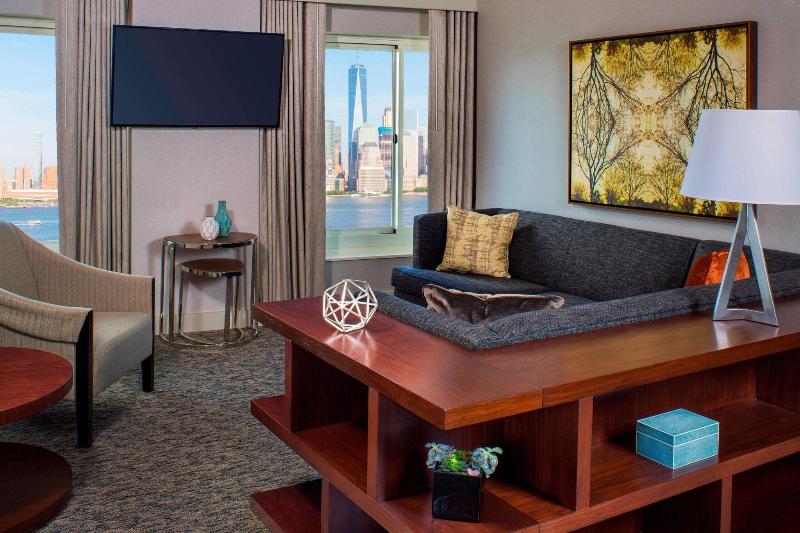 اتاق لوکس با تخت بزرگ, The Westin Jersey City Newport
