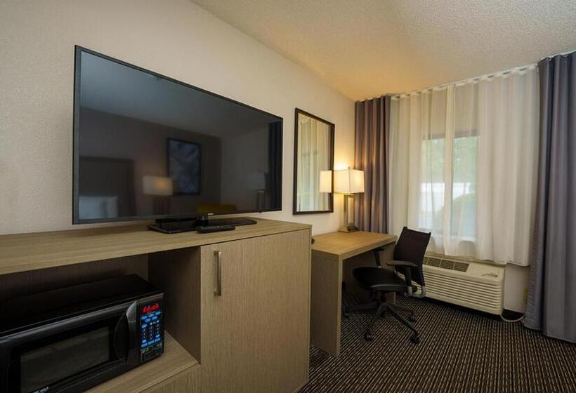 Standard Room Adapted for people with reduced mobility, Wingate By Wyndham Brunswick