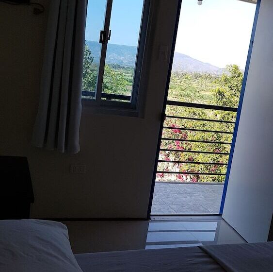 اتاق استاندارد با چشم‌انداز کوهستان, Shorestop Resort Inn