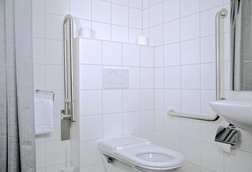 Habitació Estàndard Adaptada per a Discapacitats, Auberge Des Vergers