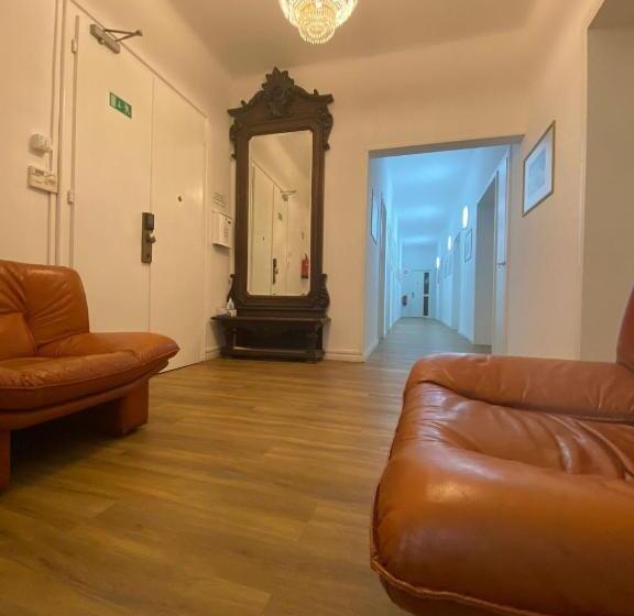 اتاق پنج‌تخته استاندارد, Rooms Miklošičeva