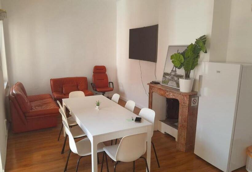 اتاق خانوادگی, Rooms Miklošičeva