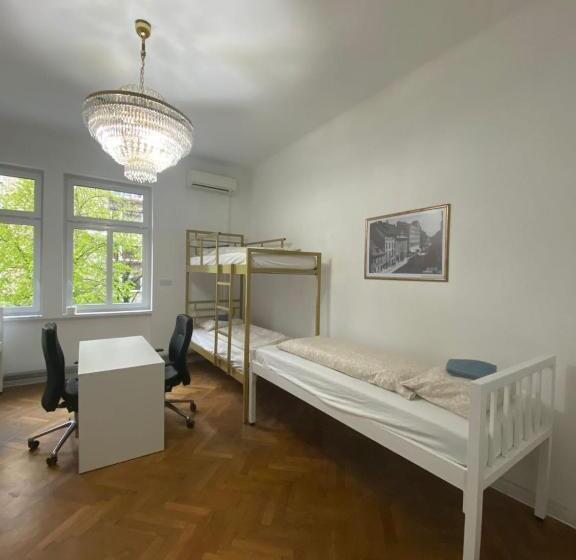 اتاق کلاسیک چهارنفره, Rooms Miklošičeva