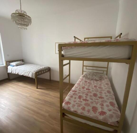 اتاق استاندارد سه نفره, Rooms Miklošičeva