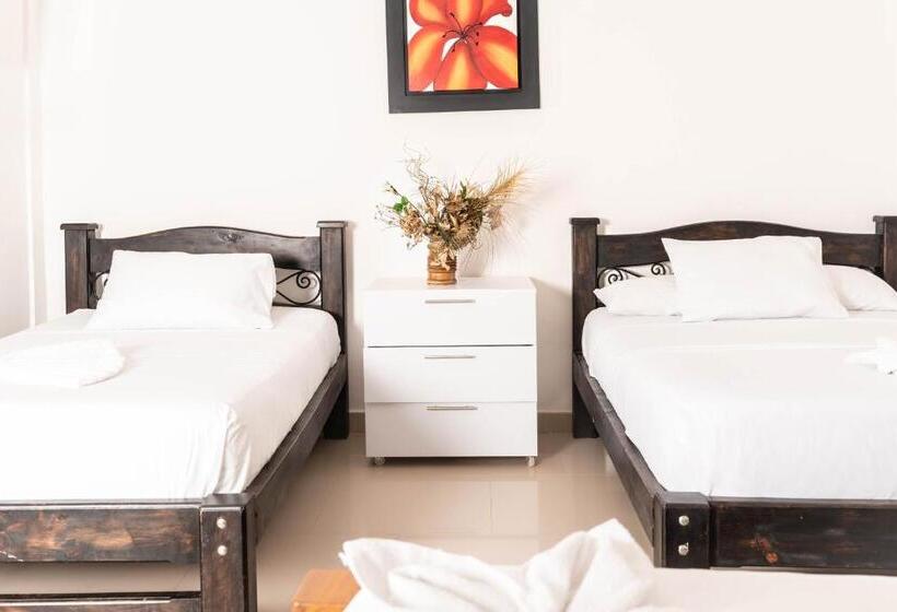 اتاق استاندارد سه نفره, Finca Hotel La Quinta De Torrione
