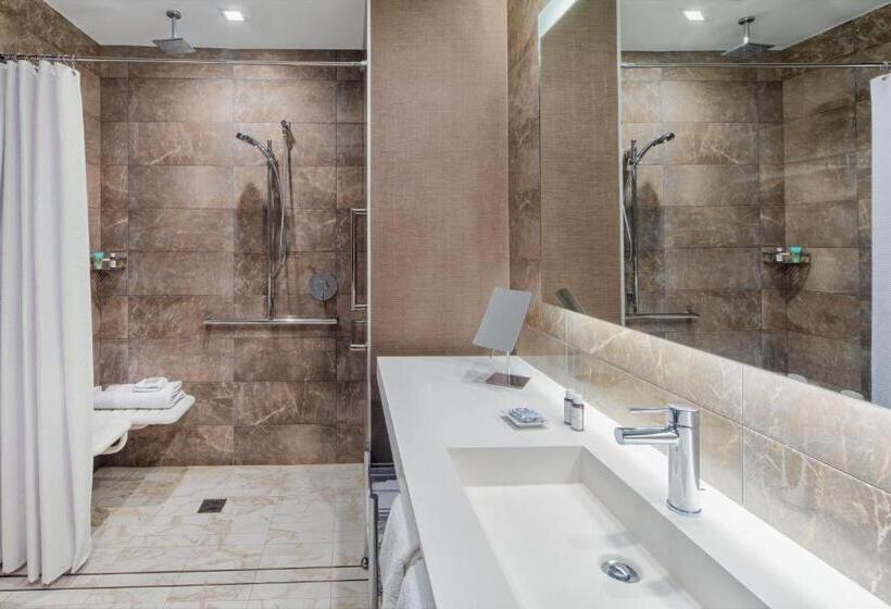 اتاق استاندارد با تخت بزرگ برای معلولان, Ac Hotel By Marriott Fort Lauderdale Airport