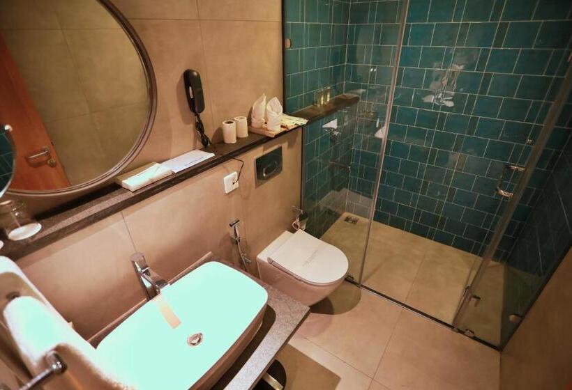اتاق لوکس, E.05 City Inn