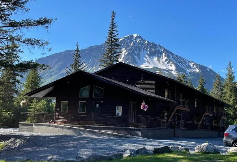 استودیوی استاندارد, Spruce Lodge