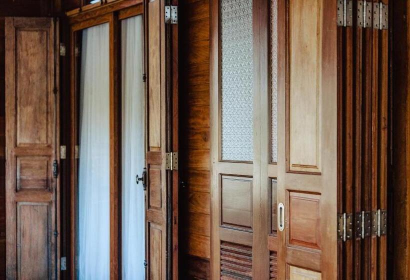 اتاق استاندارد با تخت بزرگ, Punyashthiti Villa