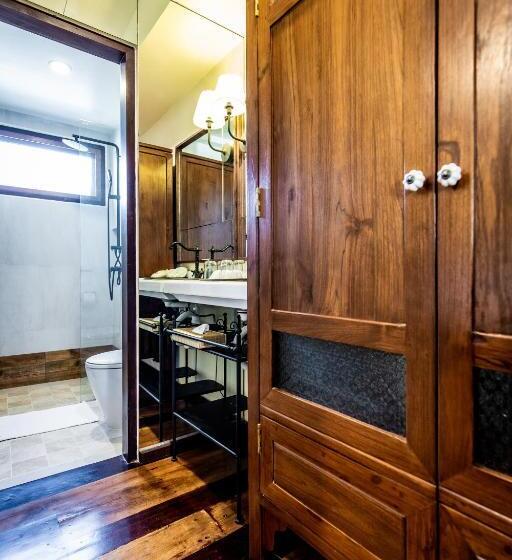 اتاق استاندارد با تراس, Punyashthiti Villa
