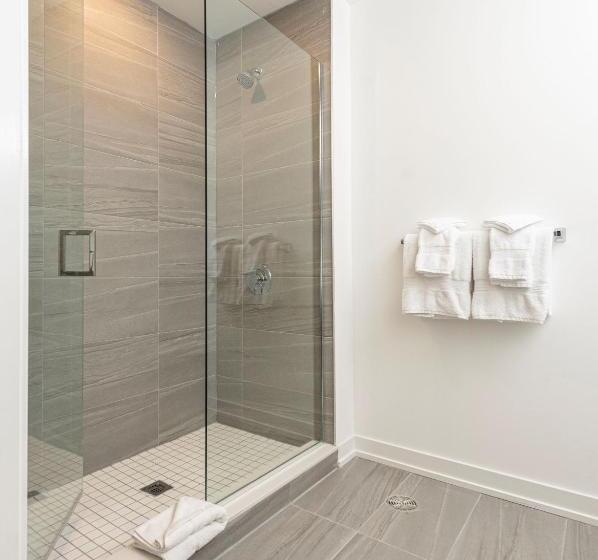 استودیوی استاندارد, Muskoka Bay Resort