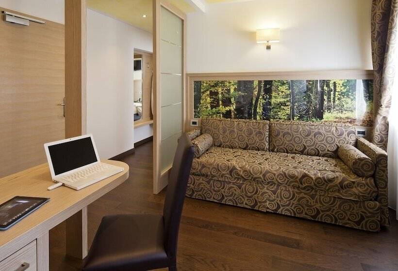 سوییت, Family Hotel Serena
