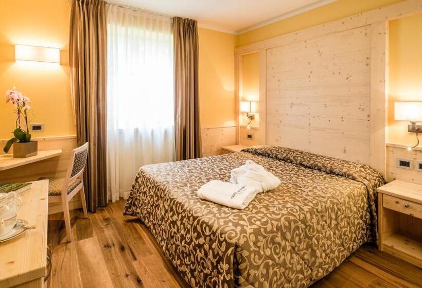اتاق کلاسیک سه تخته, Family Hotel Serena