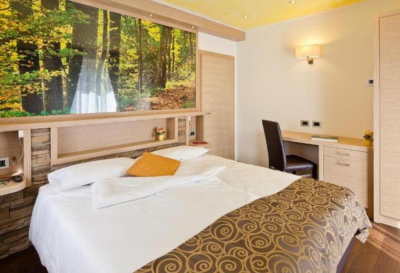 سوییت, Family Hotel Serena