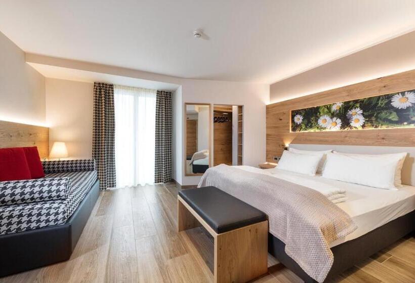 اتاق لوکس سه تخته, Family Hotel Serena