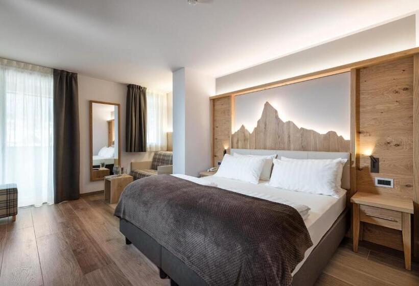 اتاق لوکس سه تخته, Family Hotel Serena