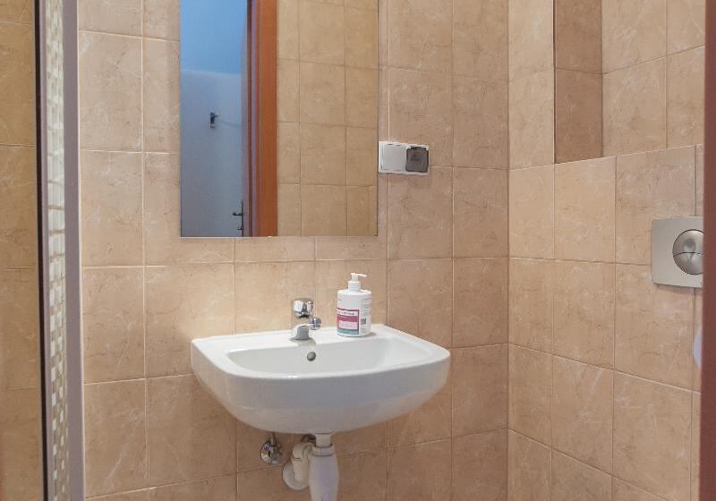 غرفة قياسية, Freedom Hostel