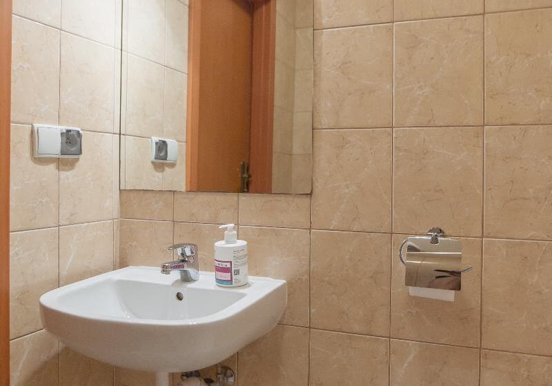 غرفة قياسية, Freedom Hostel
