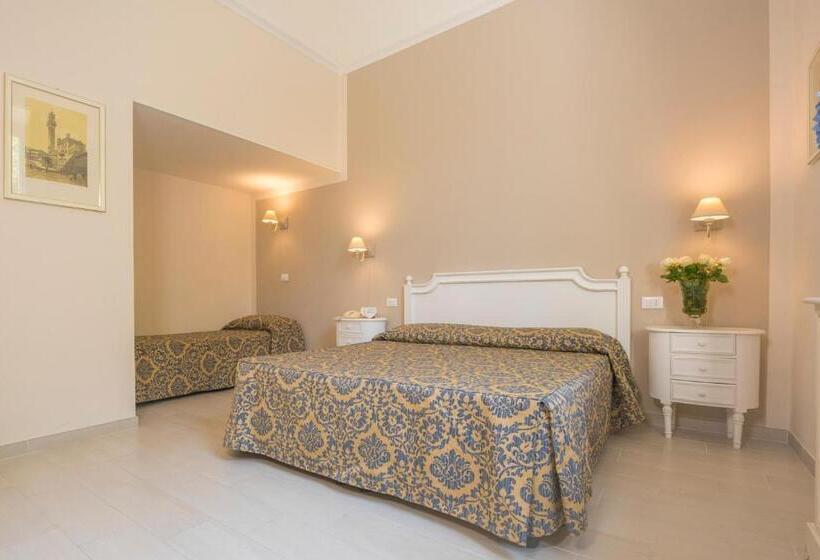 Camera Tripla Standard Vista Giardino, Grand Hotel Villa Parisi