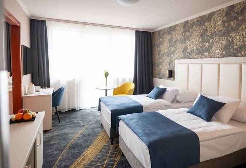 اتاق خانوادگی, Airport Hotel Budapest