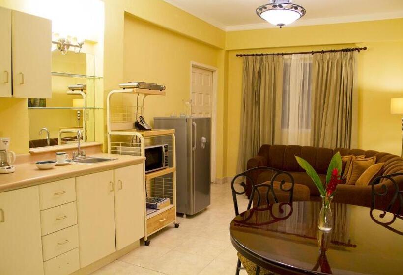 سوییت جونیور, Albrook Inn