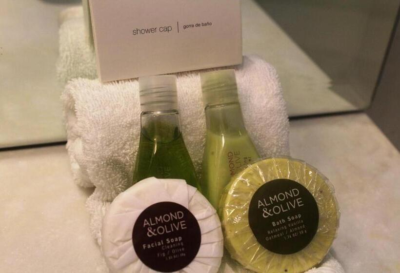 سوییت جونیور, Albrook Inn