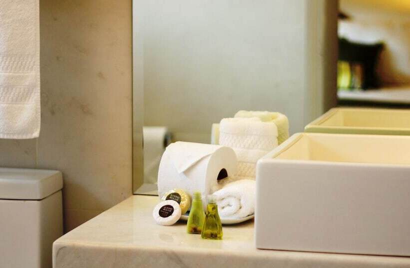 اتاق استاندارد سه نفره, Albrook Inn
