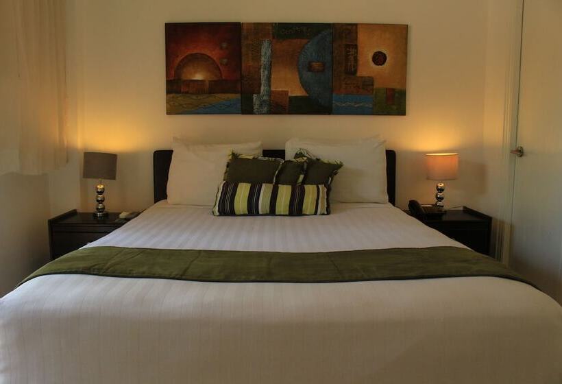 سوییت جونیور, Albrook Inn