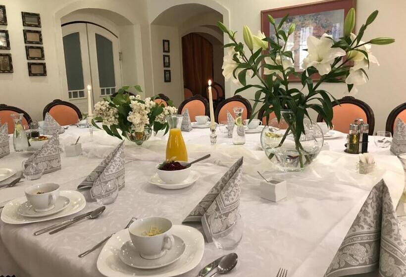 اتاق استاندارد یک نفره, Amalia