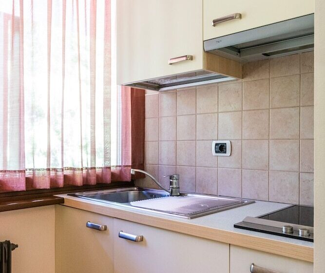 استودیوی استاندارد, Ambiez Residence