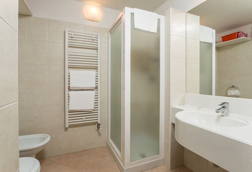 آپارتمان 1 خوابه, Ambiez Residence