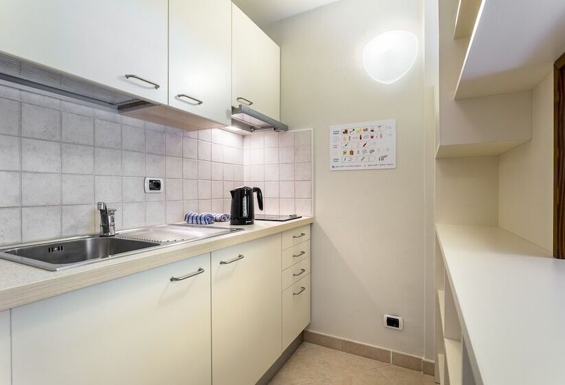 آپارتمان 1 خوابه, Ambiez Residence