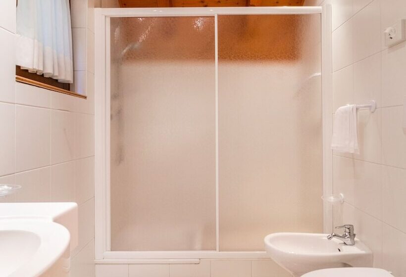 استودیوی استاندارد, Apartments Boè