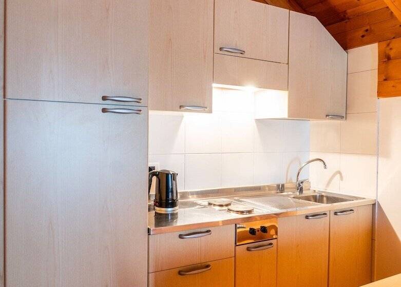 استودیوی استاندارد, Apartments Boè