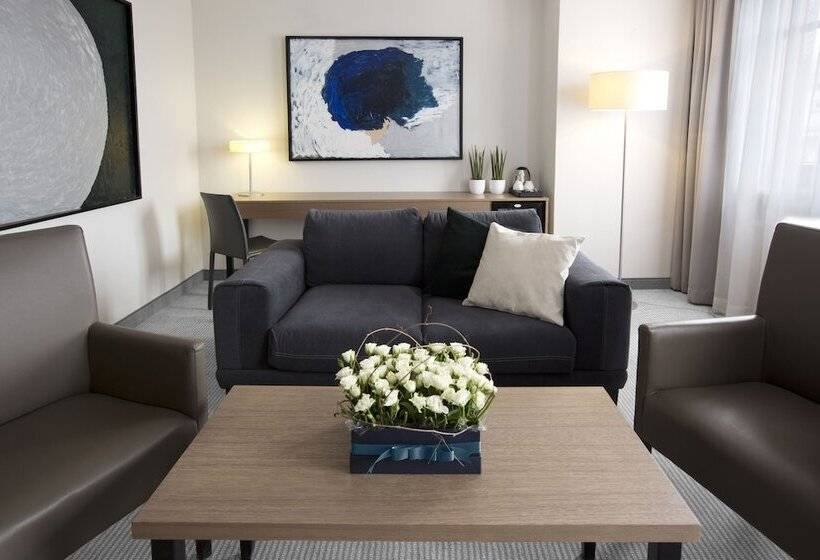 استودیوی استاندارد, Benefis Boutique