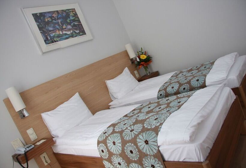 Quarto Triplo Comfort, Bristol  Budapest