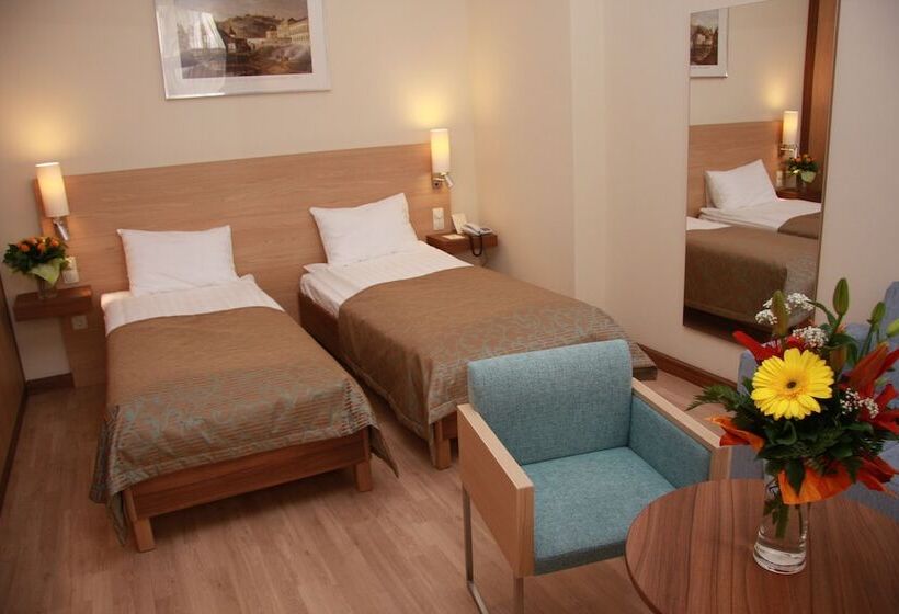 Quarto Triplo Comfort, Bristol  Budapest