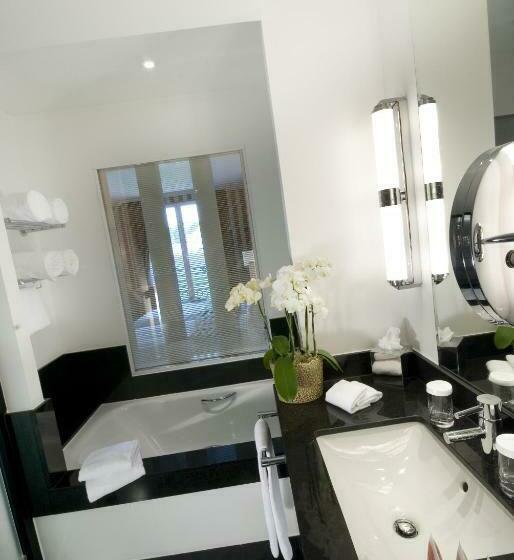 سوییت لوکس, Dukes  Palace Brugge   By Dukes  Hotel Collection