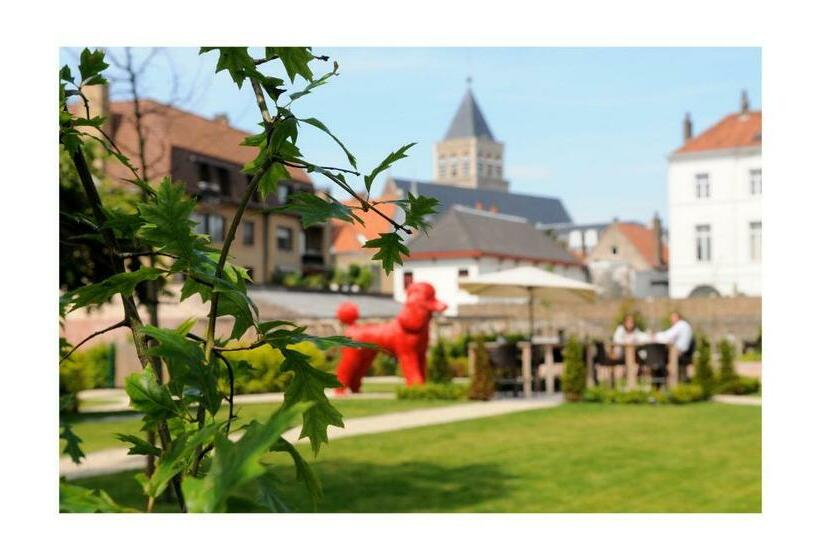 اتاق سوپریور با چشم‌انداز باغ, Dukes' Palace Brugge