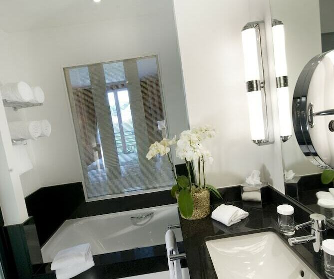 اتاق سوپریور با چشم‌انداز باغ, Dukes  Palace Brugge   By Dukes  Hotel Collection