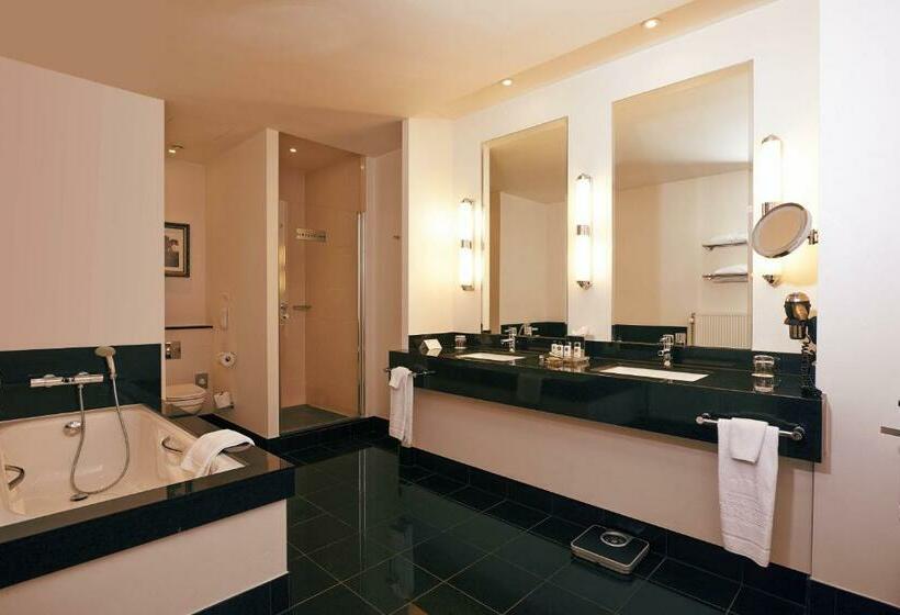 سوییت جونیور لوکس, Dukes  Palace Brugge   By Dukes  Hotel Collection