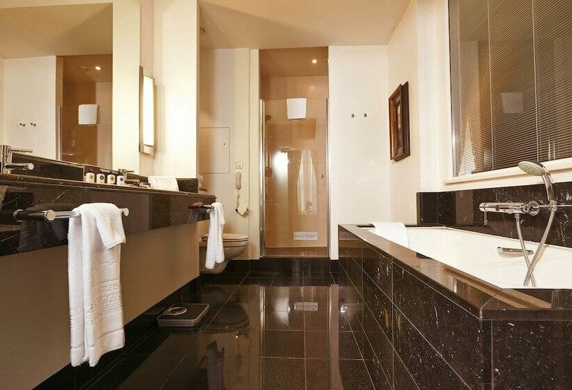 سوییت جونیور لوکس, Dukes  Palace Brugge   By Dukes  Hotel Collection