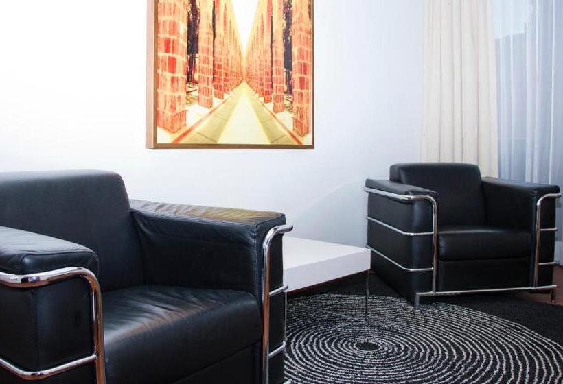 סוויטת ג'וניור, Herencia By Hosting House