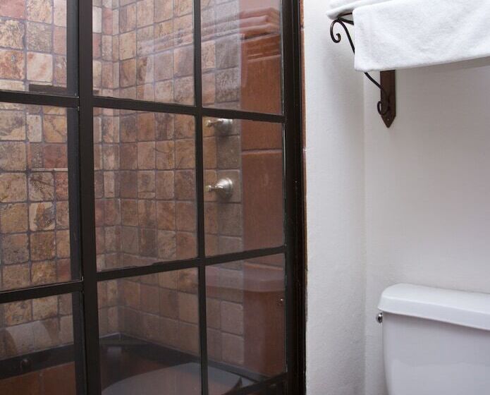 סוויטת ג'וניור, Herencia By Hosting House