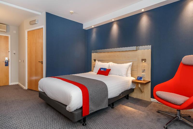اتاق استاندارد برای معلولان, Holiday Inn Express Walsall M6, J10, An Ihg