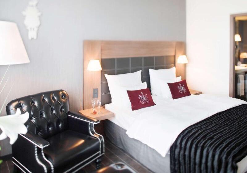 اتاق استاندارد با تخت بزرگ, Mövenpick Hotel Stuttgart Airport